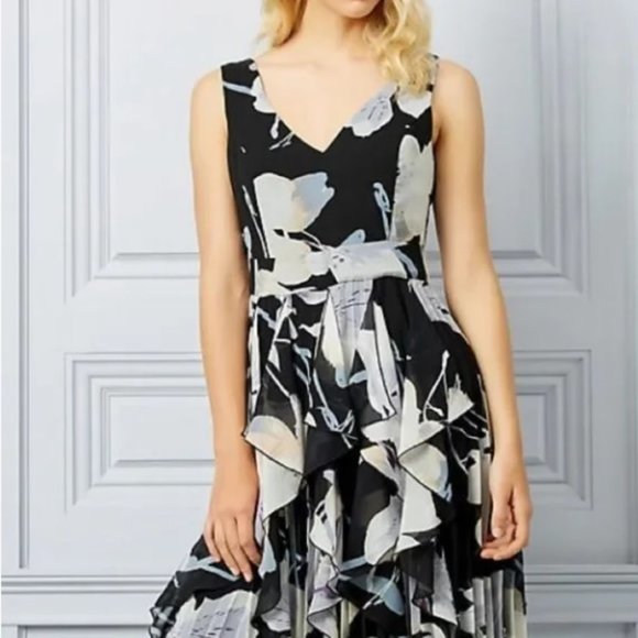 Le Chateau Lilac Purple Lavender Floral Swing ruffle pleated cocktail dress NWT - Picture 2 of 12